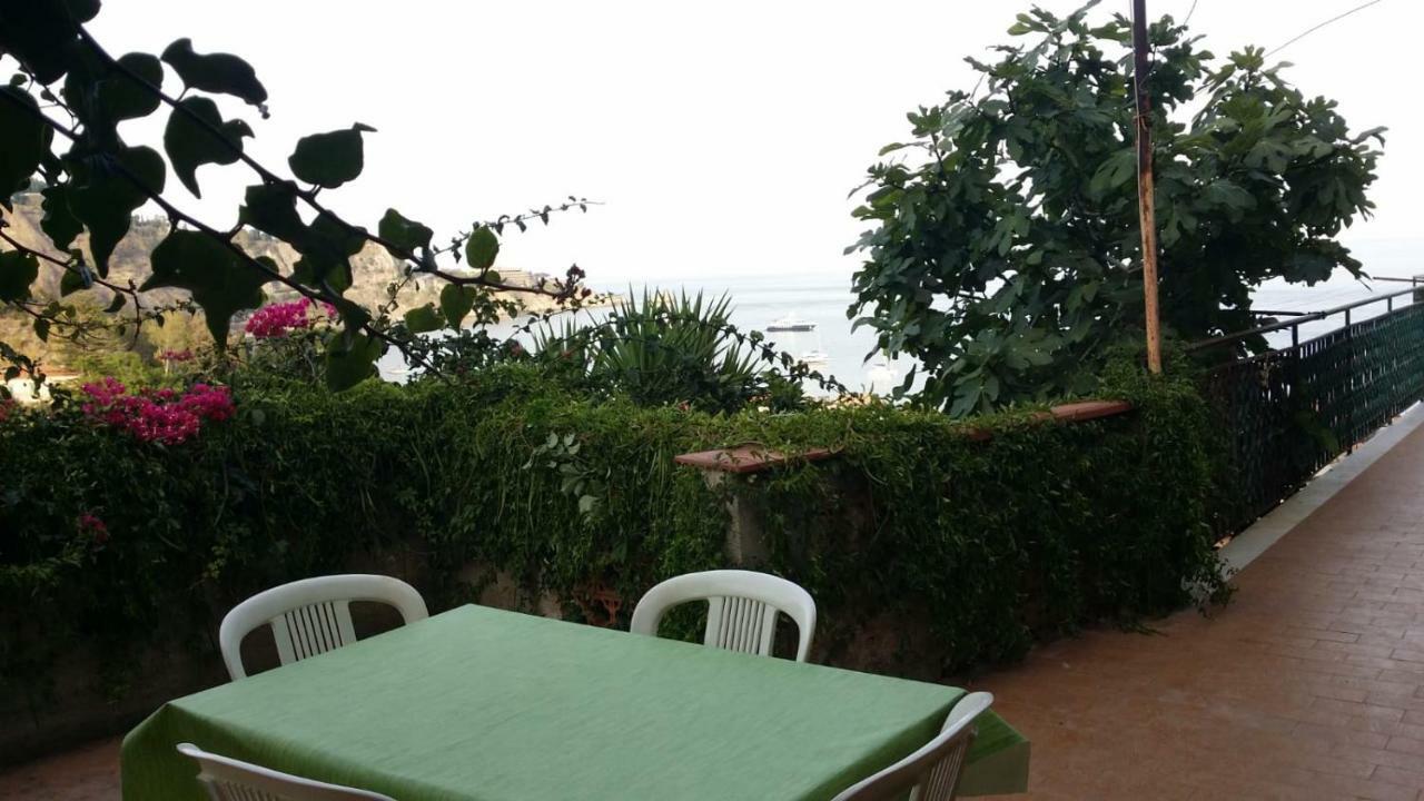 Baia Taormina Apartment Giardini Naxos Exterior foto